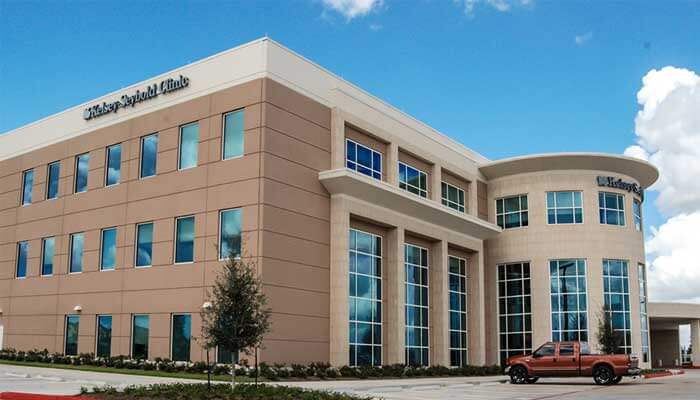 Exterior shot of Kelsey-Seybold's Pearland Clinic.