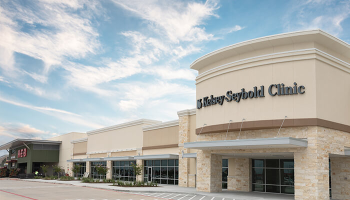 Exterior shot of Kelsey-Seybold's Baytown Clinic.