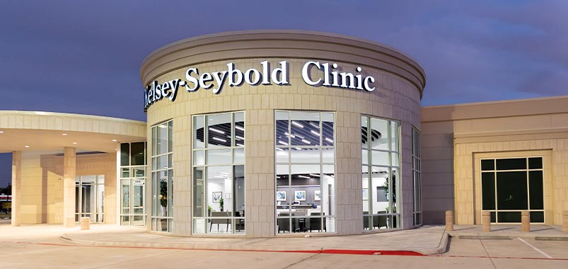 Exterior shot of Kelsey-Seybold's Westchase Clinic.